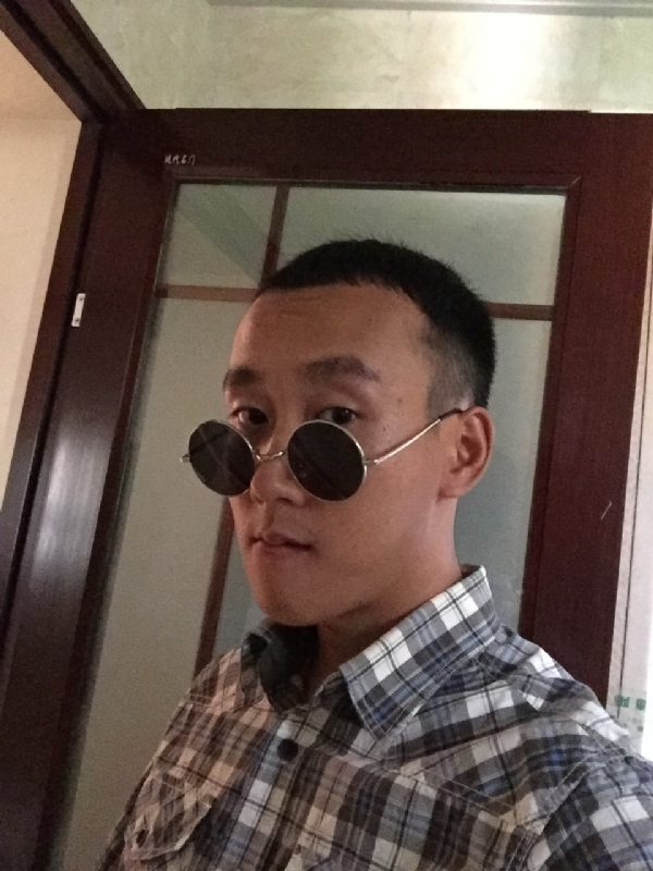 悲喜的第一张照片--德阳闪婚服务中心