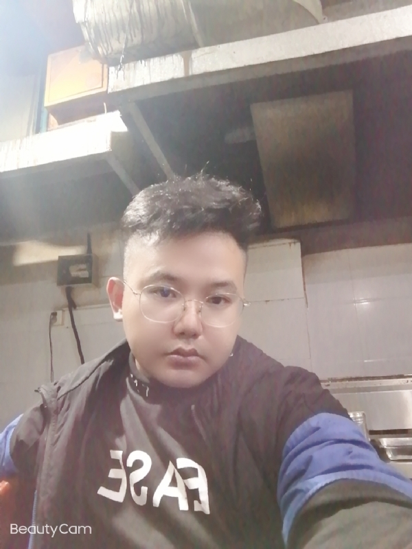 棒哥的第一张照片--德阳闪婚服务中心